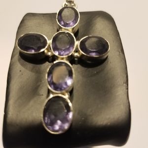 GORGEOUS PENDANT NWOT